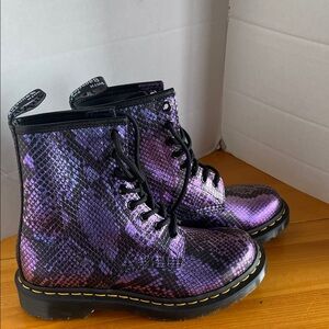 Dr. Martens Iridescent Embossed Purple Snake Print Leather Boots US 7 NWOT
